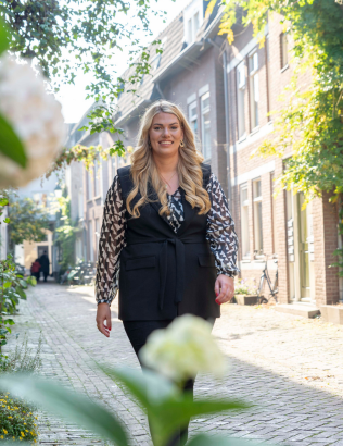 Ashlyn-loopt Ashlyn-loopt